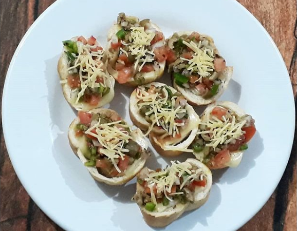 Bruschettas de pão francês – Entrada deliciosa, elegante e fácil de fazer