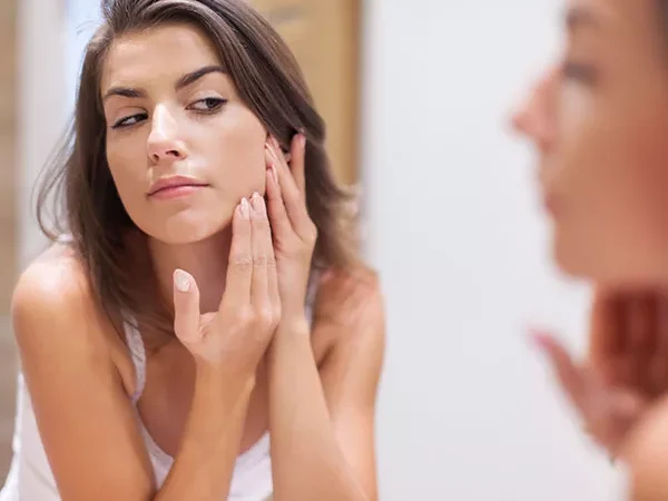 Acne Hormonal: Como Tratar e Prevenir Durante o Ciclo Menstrual
